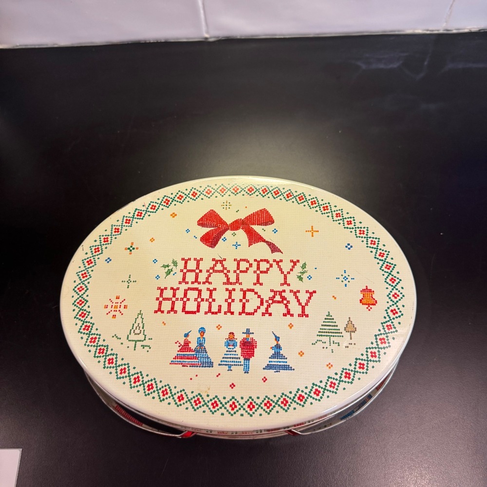 Holiday Tin Christmas Oval Cream Faux Cross Stitch Sleigh Red Handles Vintage